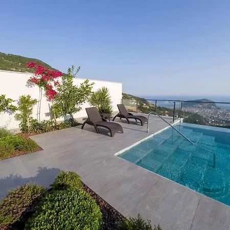 5 Star Alanya Mansion With Majestic Sea And Castle Views, White Wings Mansion 1001 Villa *